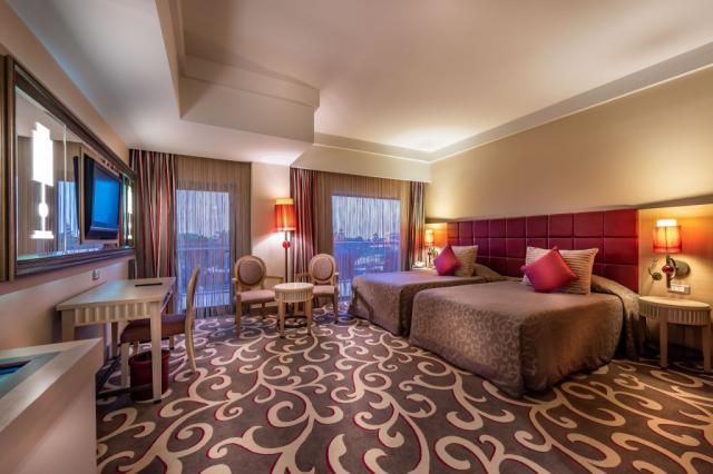 CORNELIA-DIAMOND-DIAMOND-SUITE--BEDROOM-1.jpg