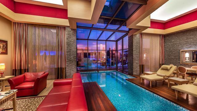CORNELIA-DIAMOND-DIAMOND-SUITE-INDOOR-POOL.jpg