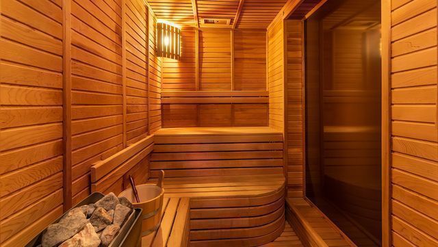 CORNELIA-DIAMOND-DIAMOND-SUITE-SAUNA.jpg