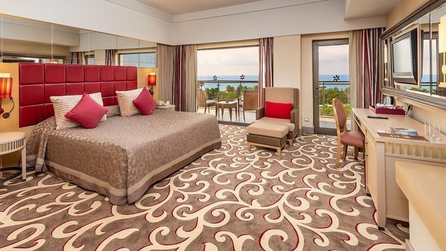 CORNELIA-DIAMOND-FAMILY-SUITE-BEDROOM.jpg