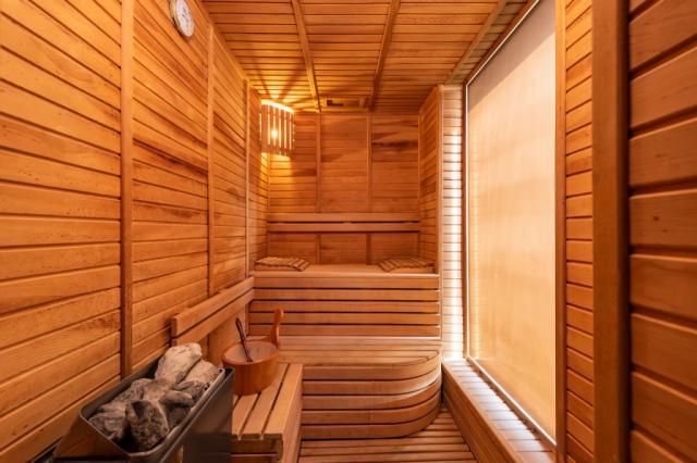 CORNELIA-DIAMOND-HARMONY-SUITE-SAUNA2.jpg