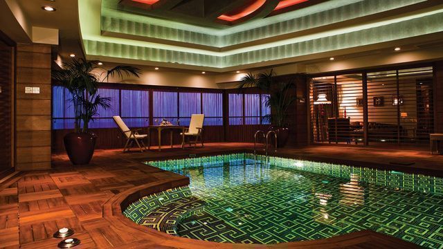 CORNELIA-DIAMOND-PRESIDENTIAL-SUITE-INDOOR-POOL-2.jpg