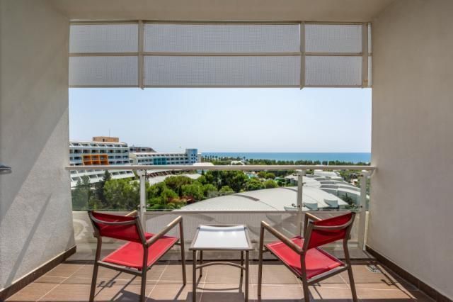 STANDARD-ROOM-SUPERIOR-SEA-VIEW--BALCONY.jpg